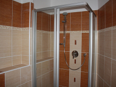 sprchovy-kout-hnedobezova-velika
